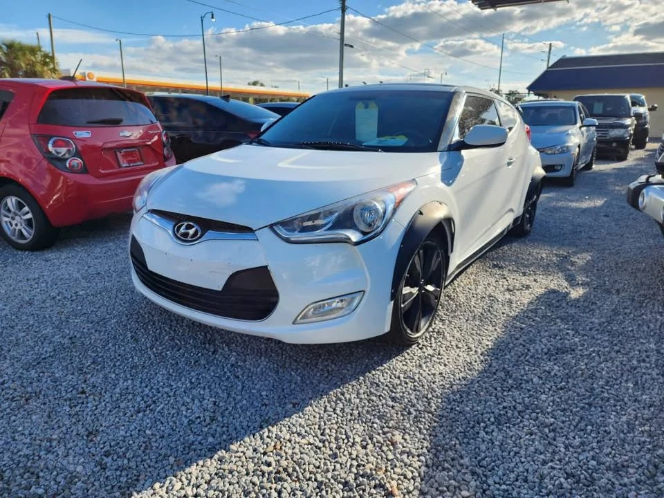 2016 Hyundai Veloster - Image 2 of 16