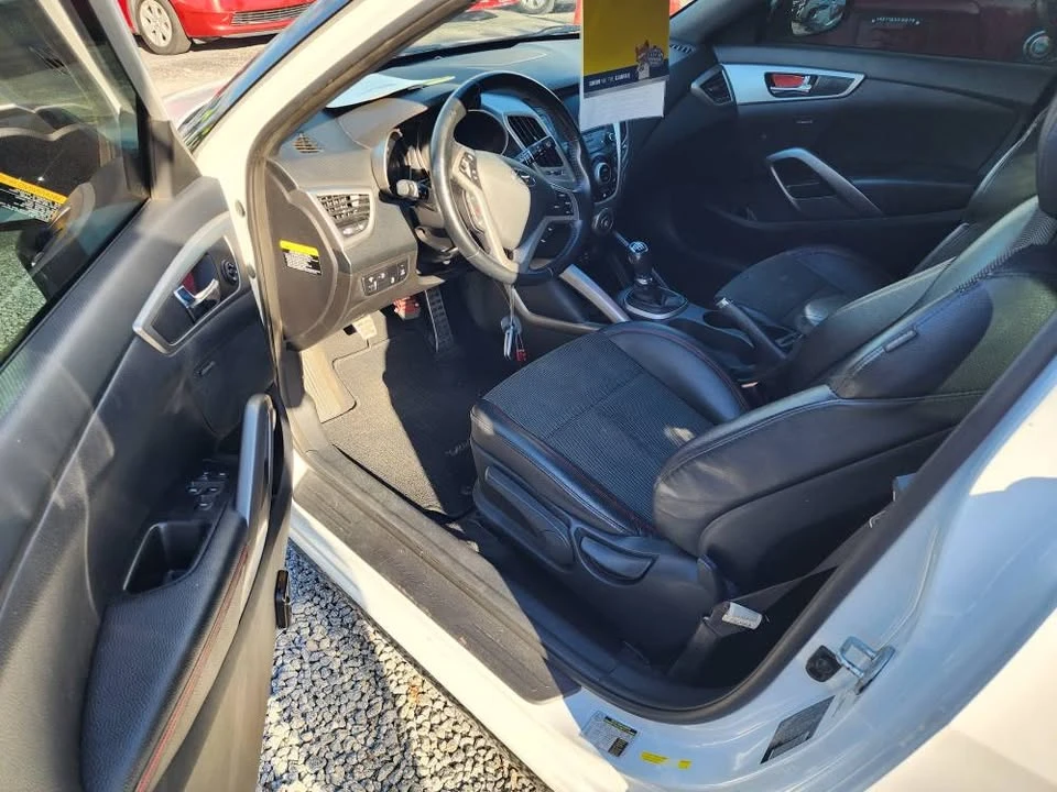 2016 Hyundai Veloster - Image 9 of 16