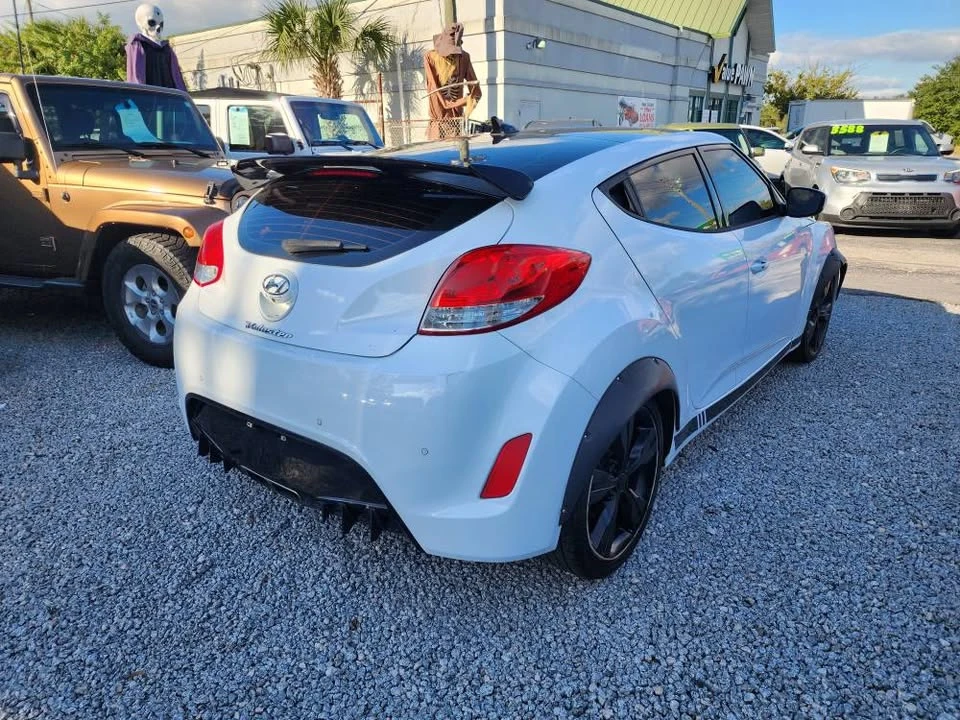 2016 Hyundai Veloster - Image 4 of 16