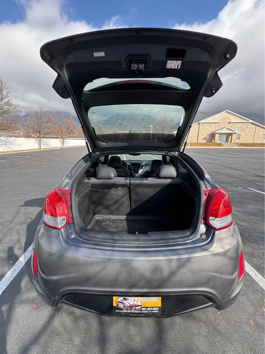 2016 Hyundai Veloster - Image 9 of 11