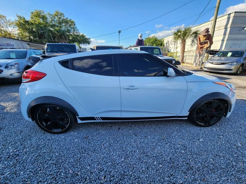 2016 Hyundai Veloster - Image 12 of 16
