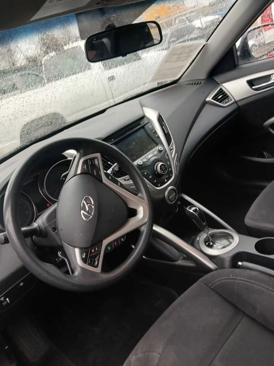 2016 Hyundai Veloster - Image 9 of 9