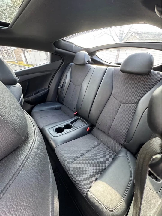 2016 Hyundai Veloster - Image 10 of 11