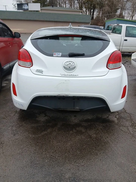 2016 Hyundai Veloster - Image 5 of 9