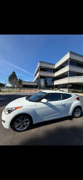 2016 Hyundai Veloster - Image 2 of 14