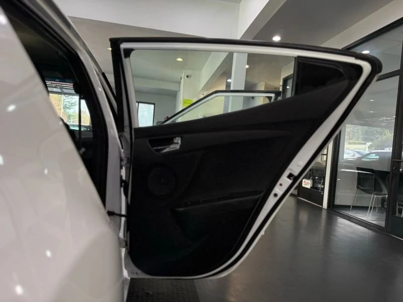 2016 Hyundai Veloster - Image 19 of 20