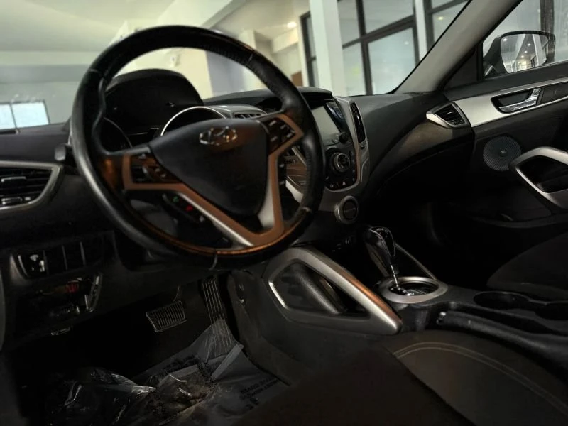 2016 Hyundai Veloster - Image 12 of 20