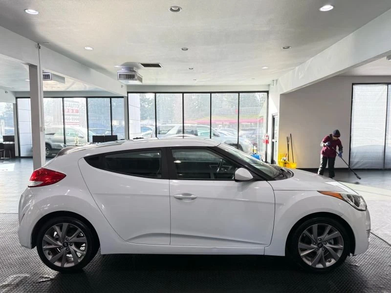 2016 Hyundai Veloster - Image 8 of 20