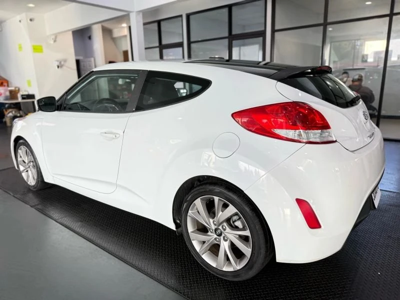 2016 Hyundai Veloster - Image 5 of 20