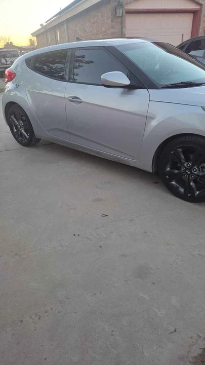 2016 Hyundai Veloster - Image 4 of 7