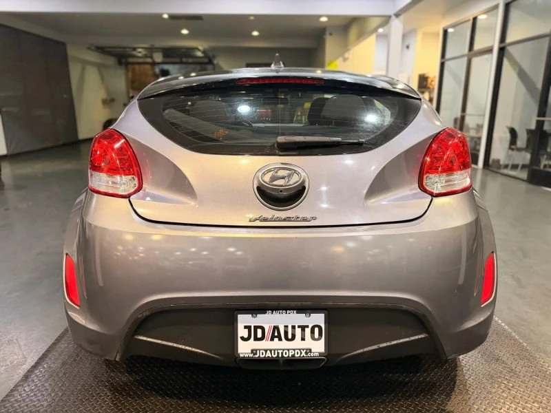2016 Hyundai Veloster - Image 7 of 20