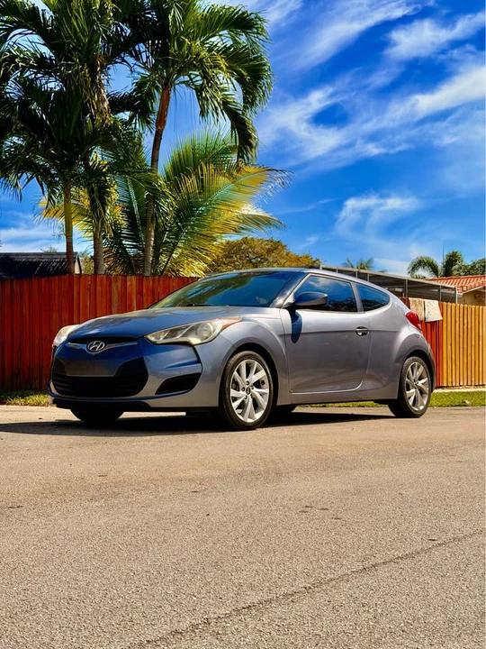 2016 Hyundai Veloster - Image 2 of 6