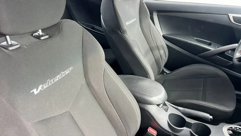 2016 Hyundai Veloster - Image 19 of 20