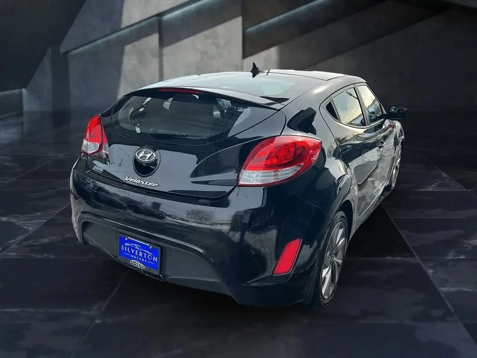 2016 Hyundai Veloster - Image 9 of 20