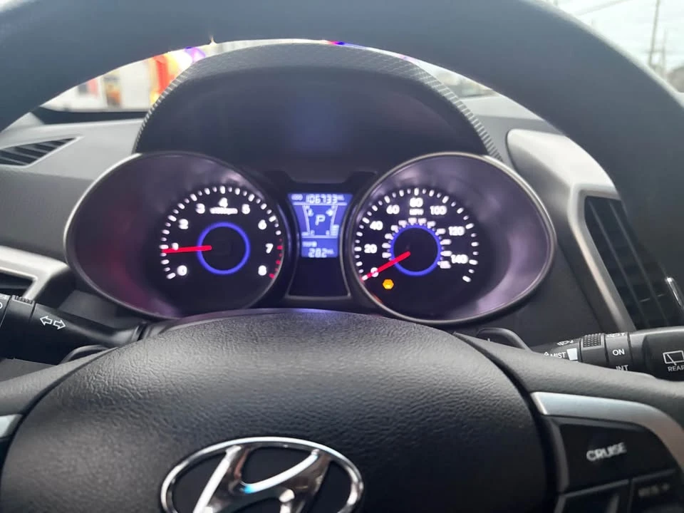 2016 Hyundai Veloster - Image 2 of 10
