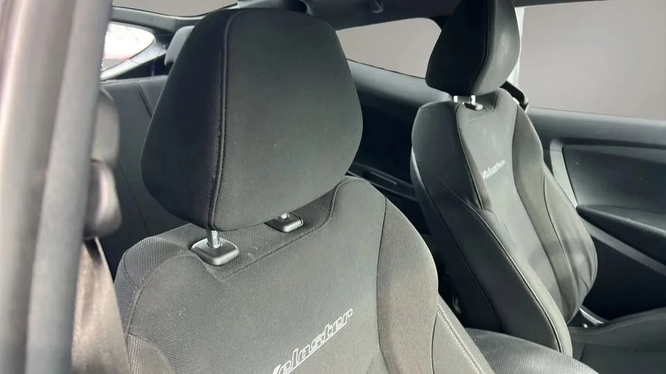 2016 Hyundai Veloster - Image 18 of 20