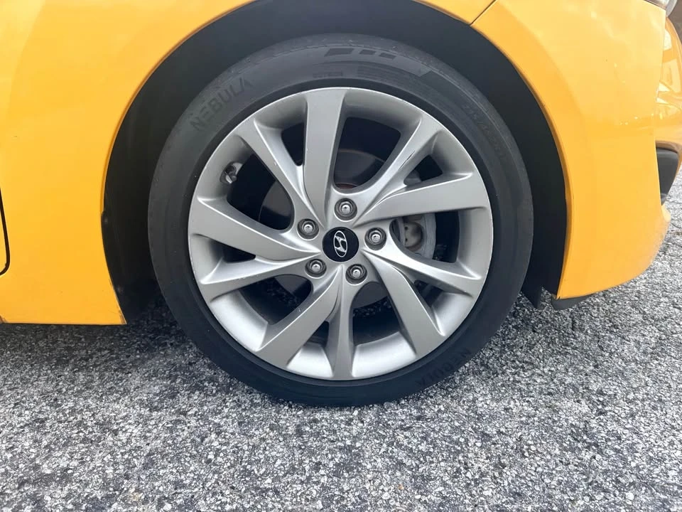 2016 Hyundai Veloster - Image 9 of 10