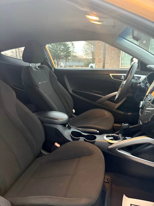 2016 Hyundai Veloster - Image 7 of 10