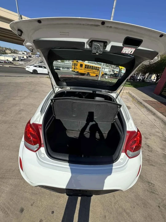 2016 Hyundai Veloster - Image 8 of 14