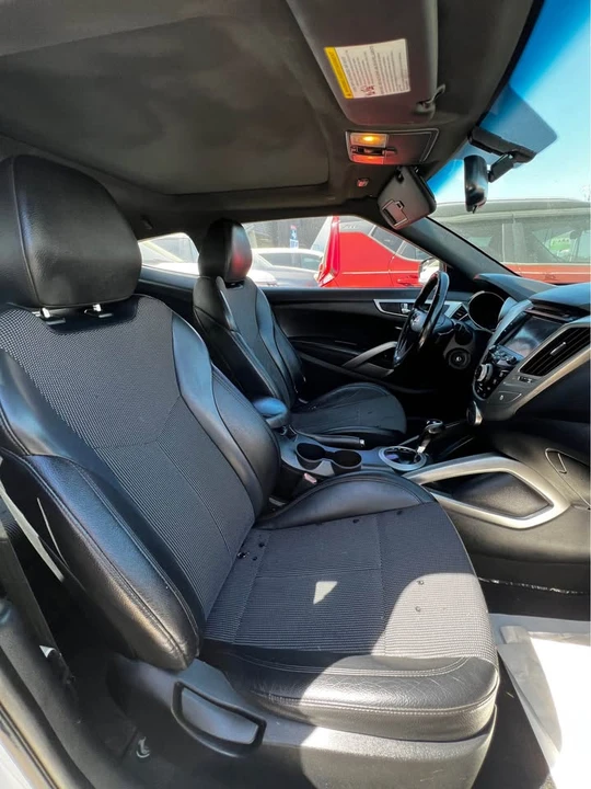 2016 Hyundai Veloster - Image 12 of 13