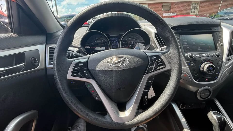 2016 Hyundai Veloster - Image 12 of 14