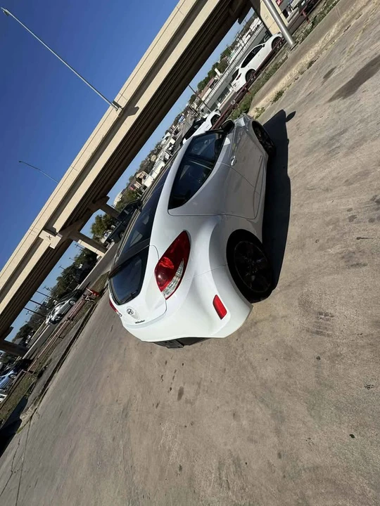 2016 Hyundai Veloster - Image 6 of 14