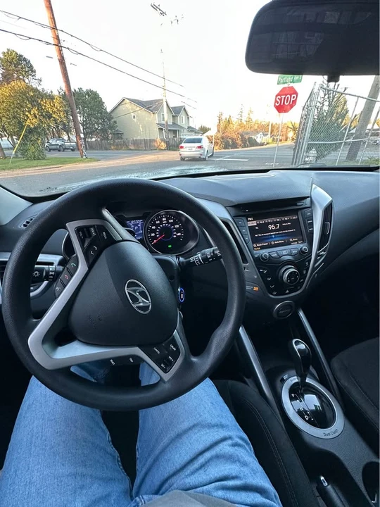 2016 Hyundai Veloster - Image 11 of 11
