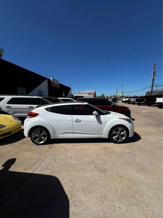 2016 Hyundai Veloster - Image 4 of 13