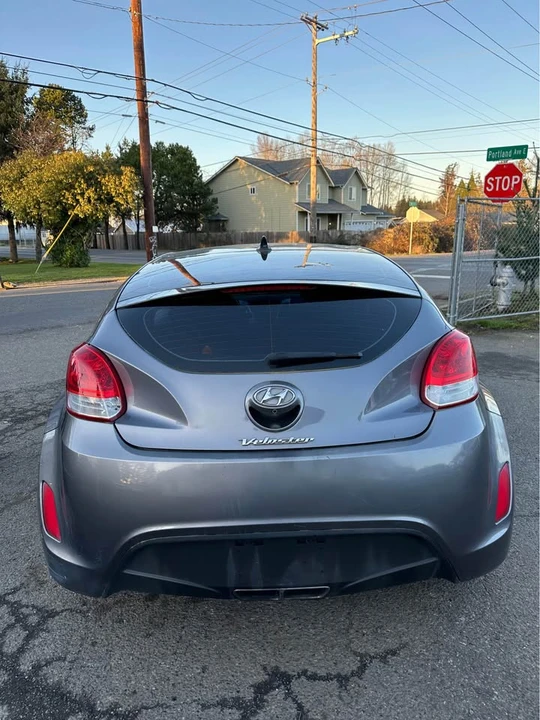 2016 Hyundai Veloster - Image 4 of 11