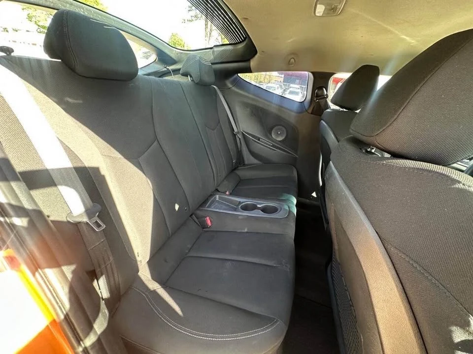 2016 Hyundai Veloster - Image 10 of 14