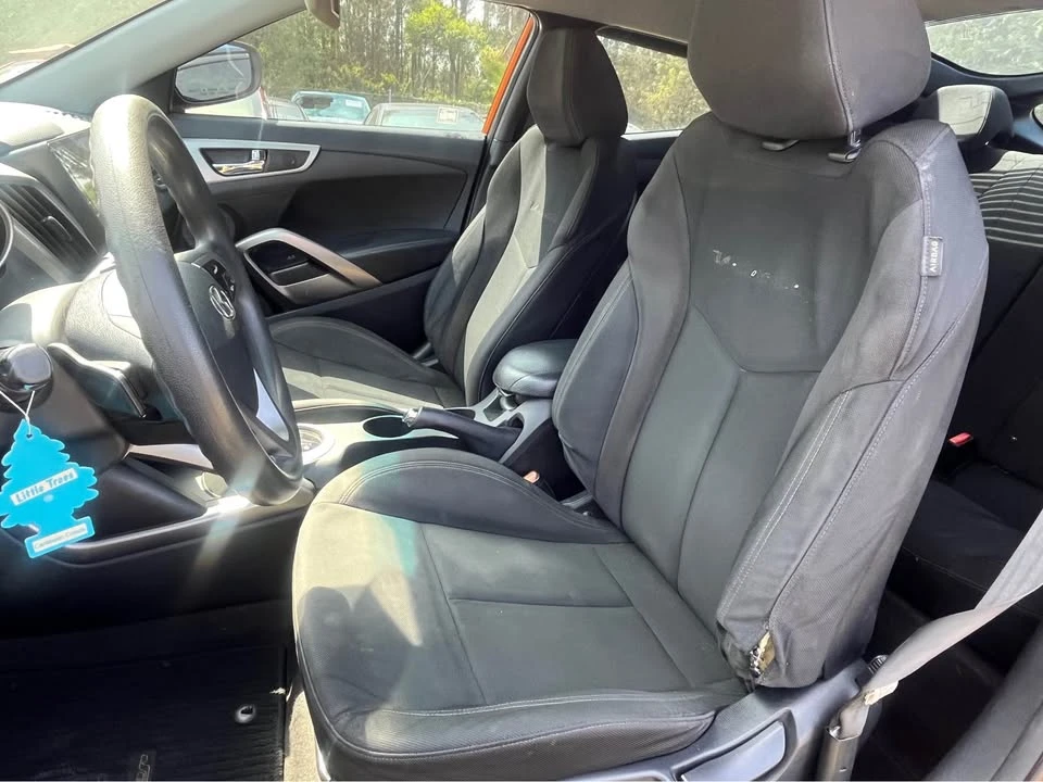 2016 Hyundai Veloster - Image 7 of 8