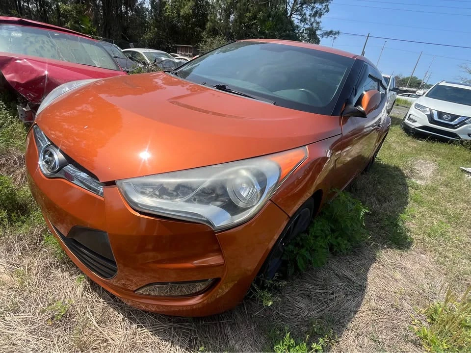 2016 Hyundai Veloster - Image 2 of 8