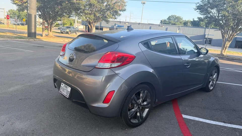 2016 Hyundai Veloster - Image 5 of 20