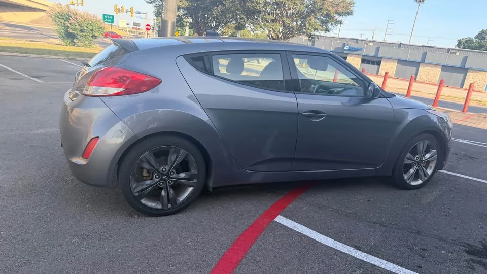 2016 Hyundai Veloster - Image 6 of 20