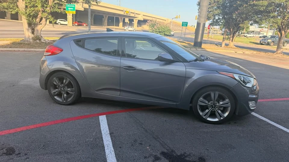 2016 Hyundai Veloster - Image 7 of 20