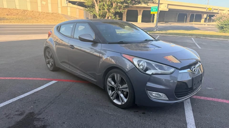 2016 Hyundai Veloster - Image 4 of 20