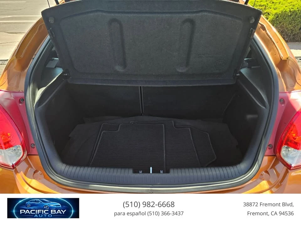 2016 Hyundai Veloster - Image 11 of 20
