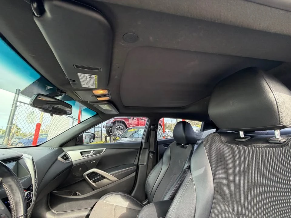 2016 Hyundai Veloster - Image 11 of 13