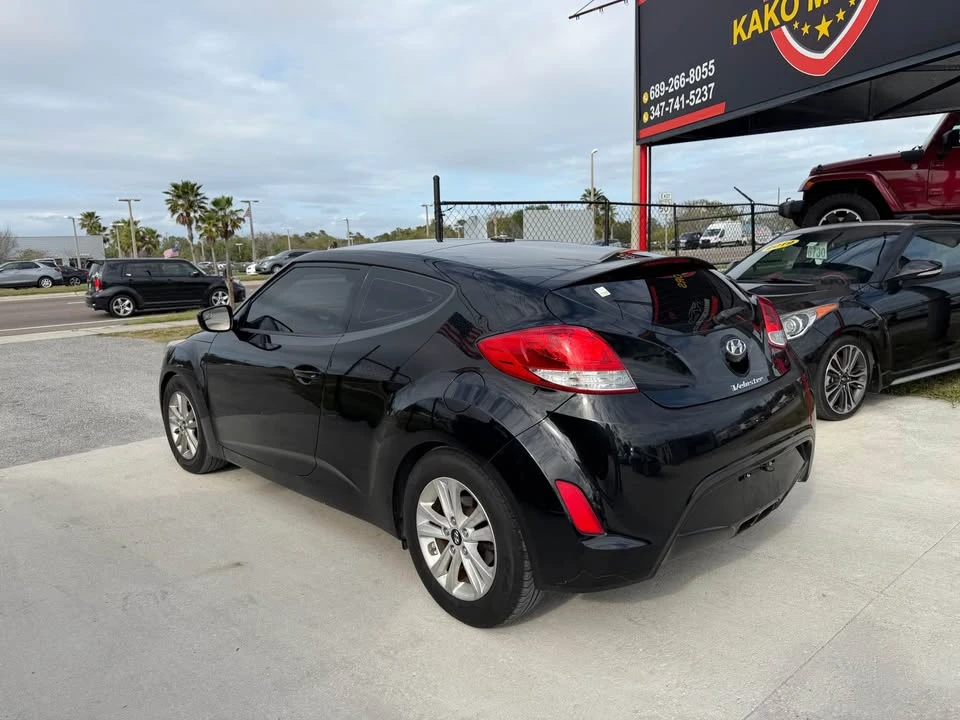 2016 Hyundai Veloster - Image 5 of 13