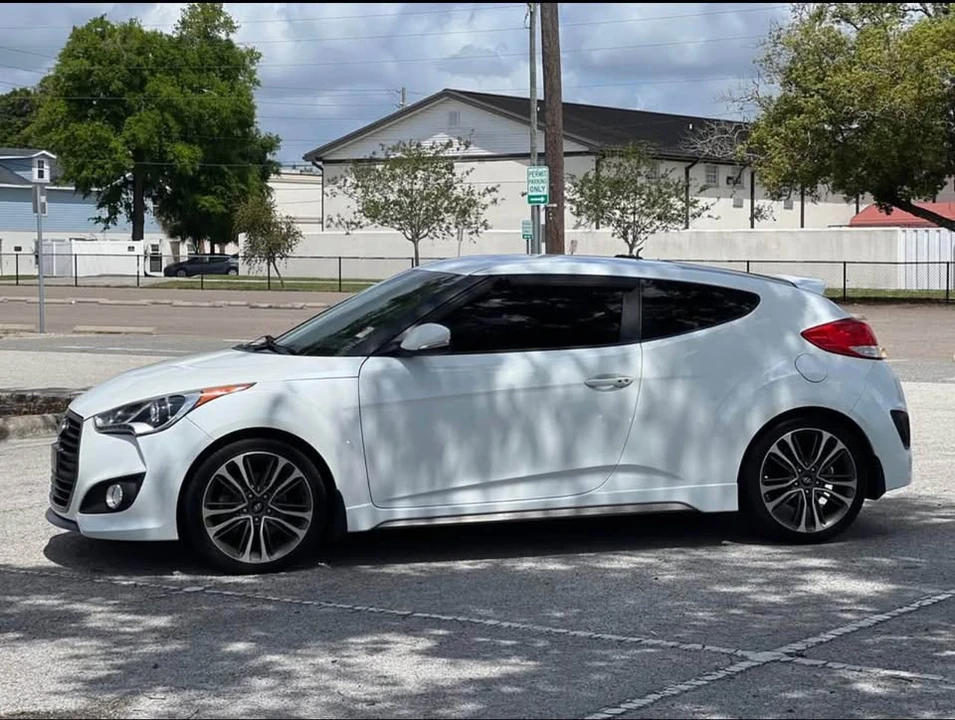2016 Hyundai Veloster - Image 4 of 16