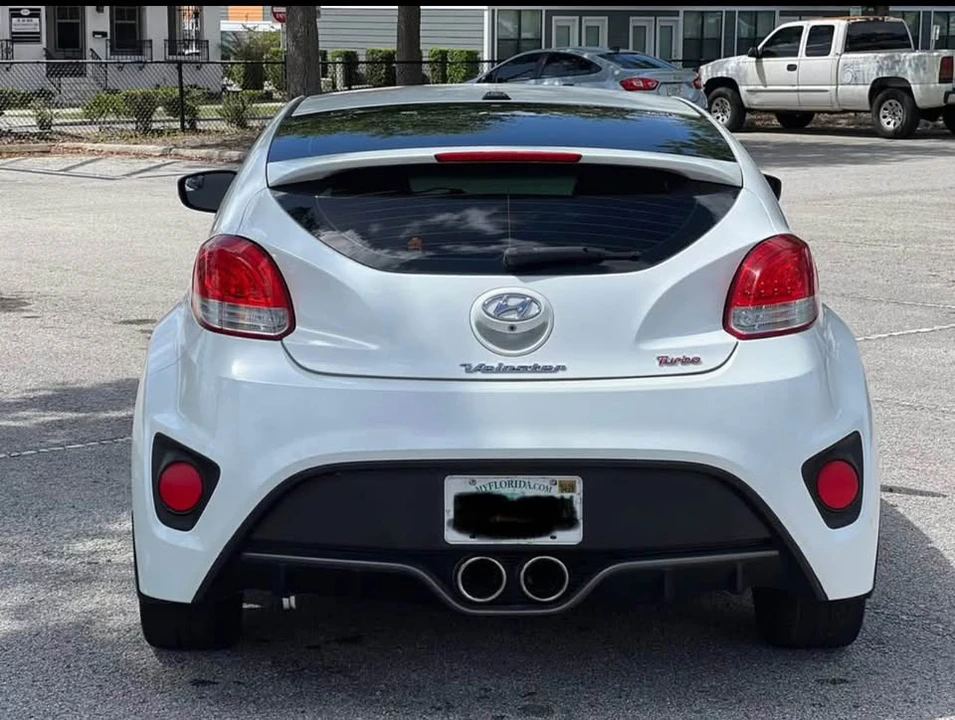 2016 Hyundai Veloster - Image 8 of 16