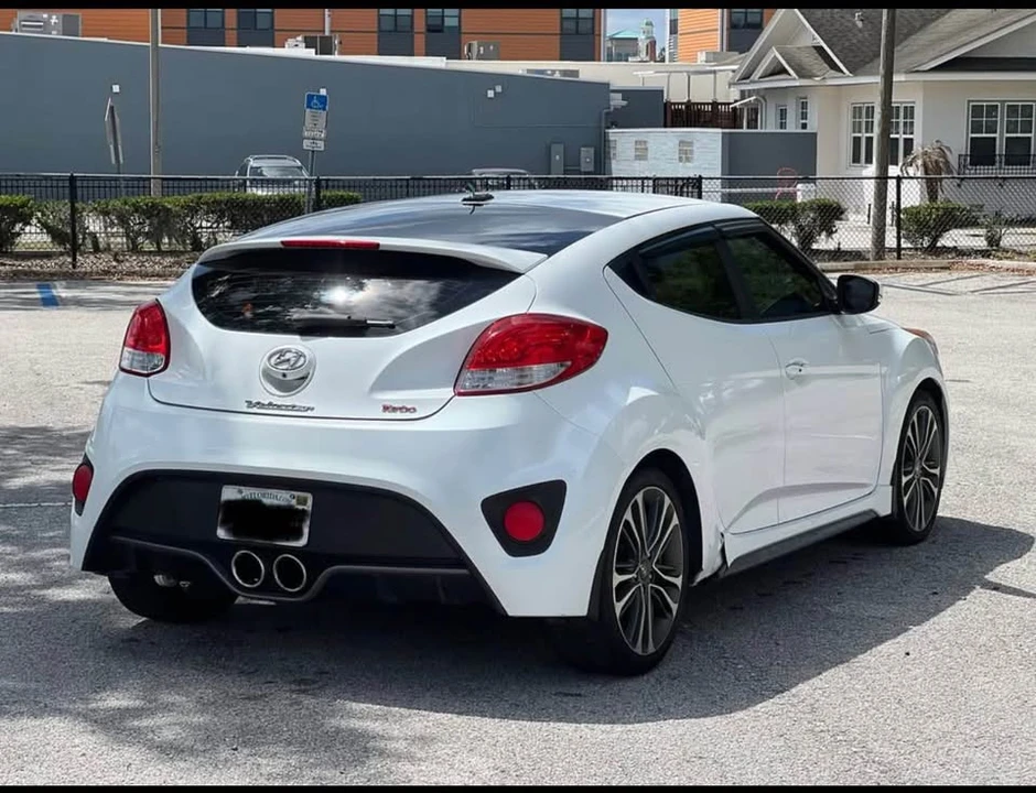 2016 Hyundai Veloster - Image 6 of 16