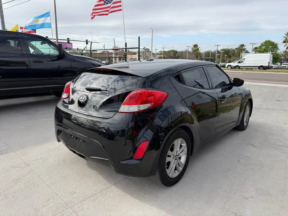 2016 Hyundai Veloster - Image 7 of 13