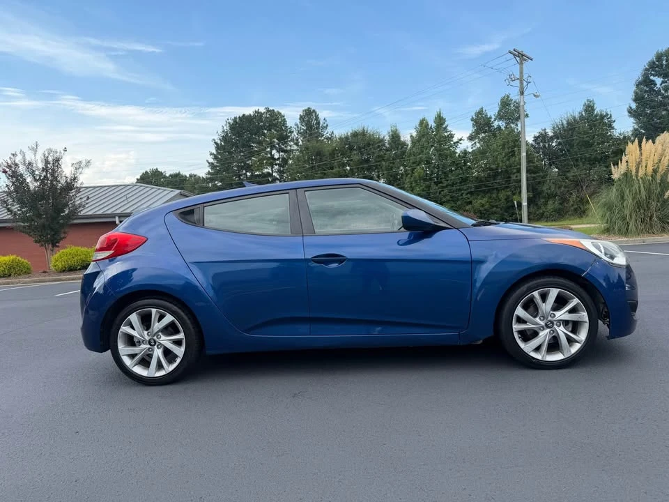 2016 Hyundai Veloster - Image 11 of 20