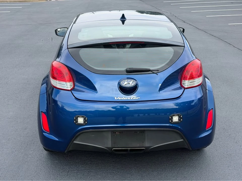 2016 Hyundai Veloster - Image 8 of 20