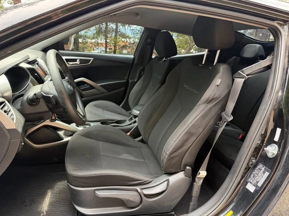 2016 Hyundai Veloster - Image 10 of 18