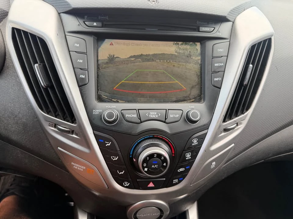 2016 Hyundai Veloster - Image 19 of 20