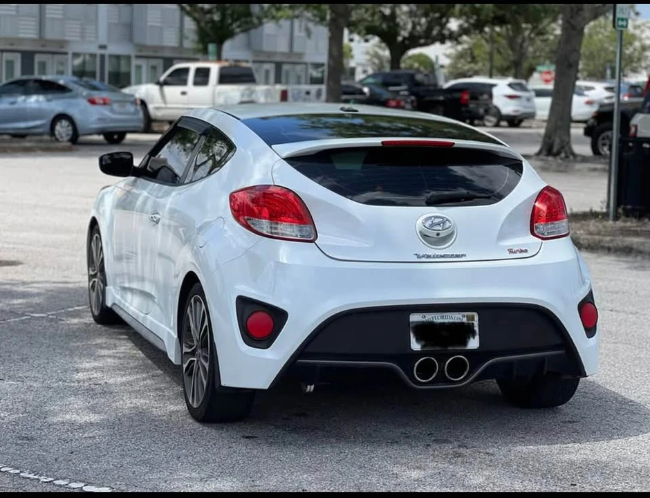 2016 Hyundai Veloster - Image 7 of 16