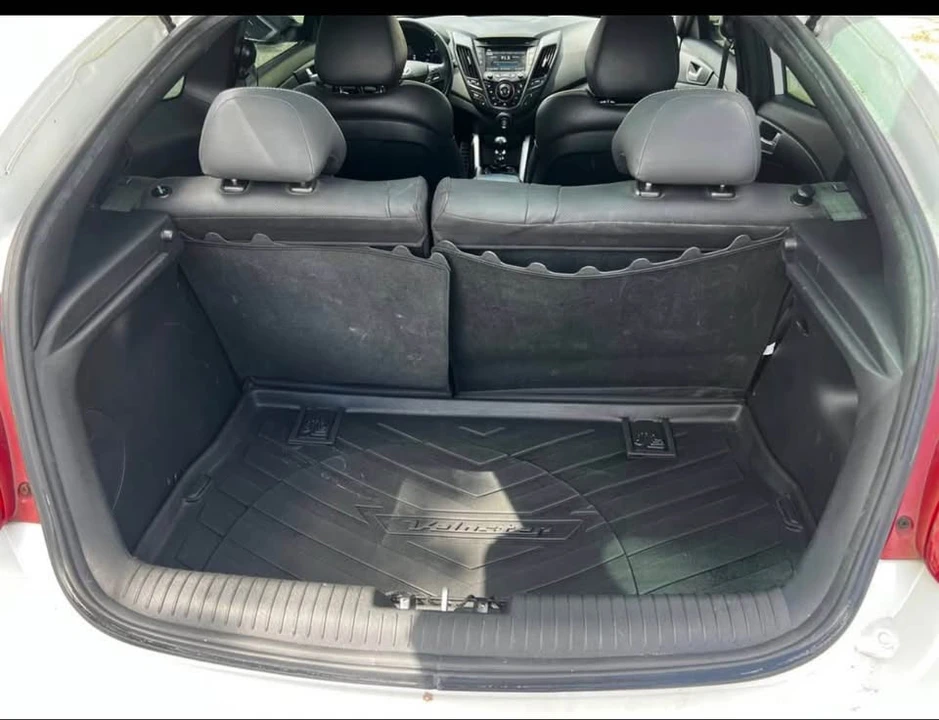 2016 Hyundai Veloster - Image 11 of 16
