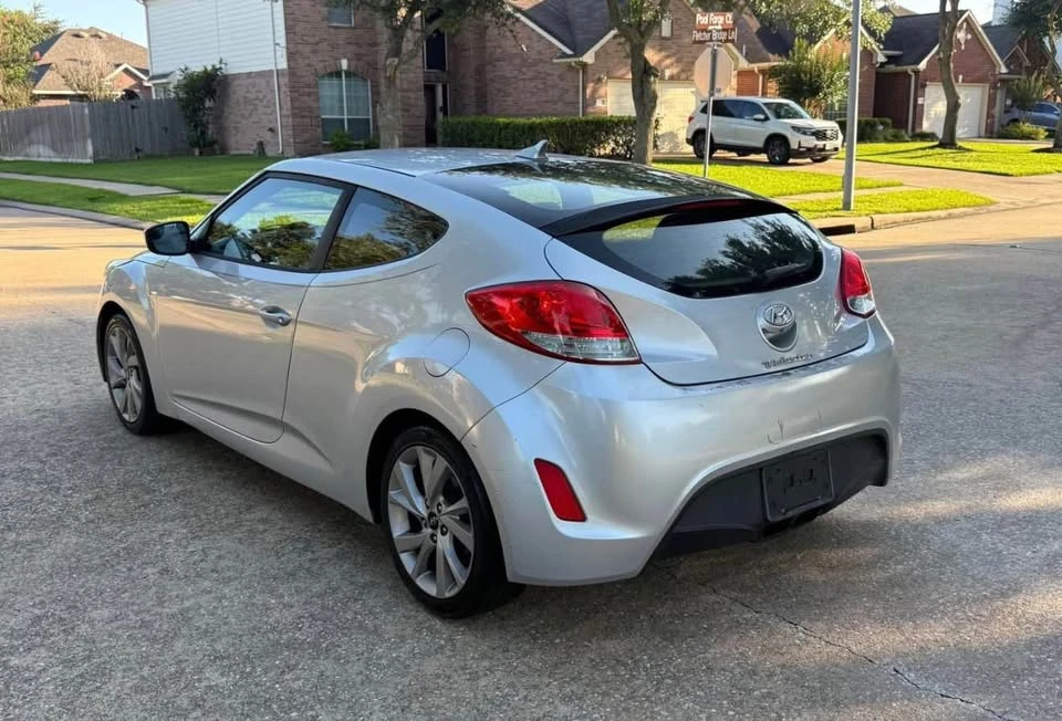 2016 Hyundai Veloster - Image 6 of 20
